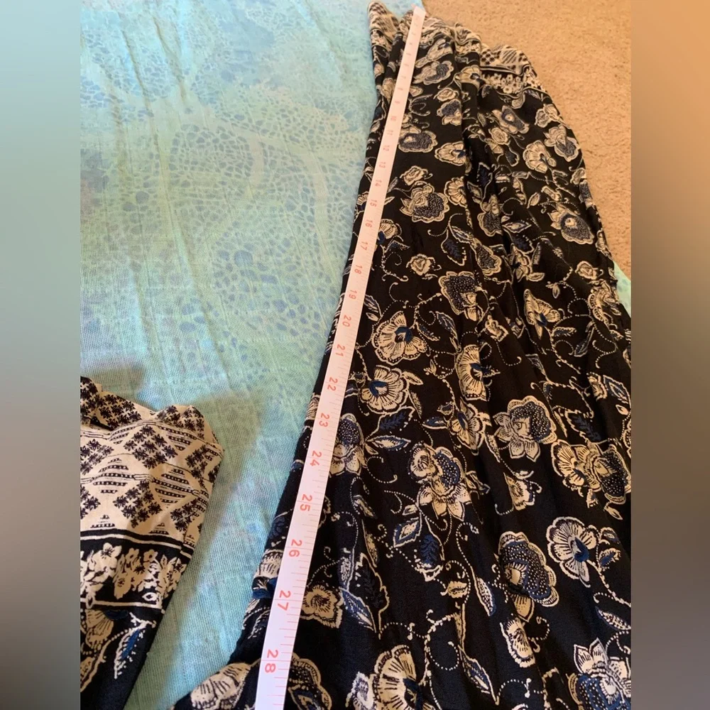 Blue Rain 100% Rayon Wide Leg Black Navy and White Floral Pant Size Medium - Picture 11 of 12